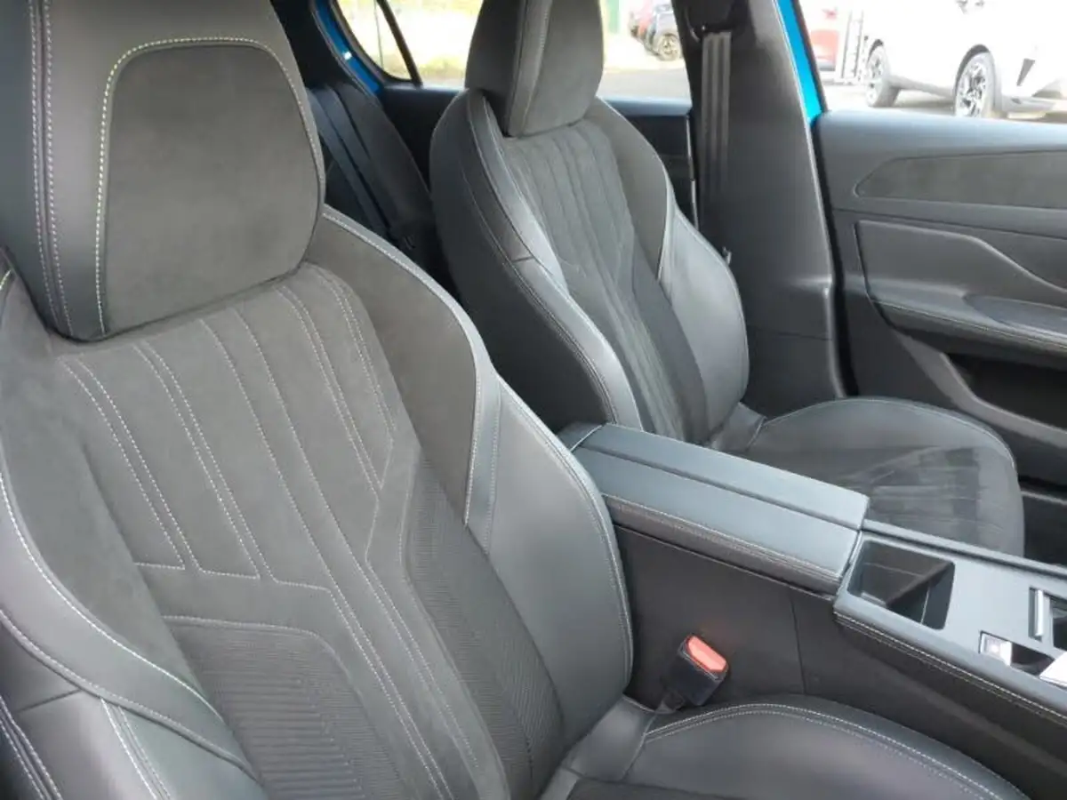 2022-peugeot-308-12-puretech-gt-big-8