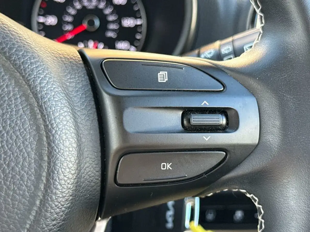 2022-kia-picanto-10-2-big-14