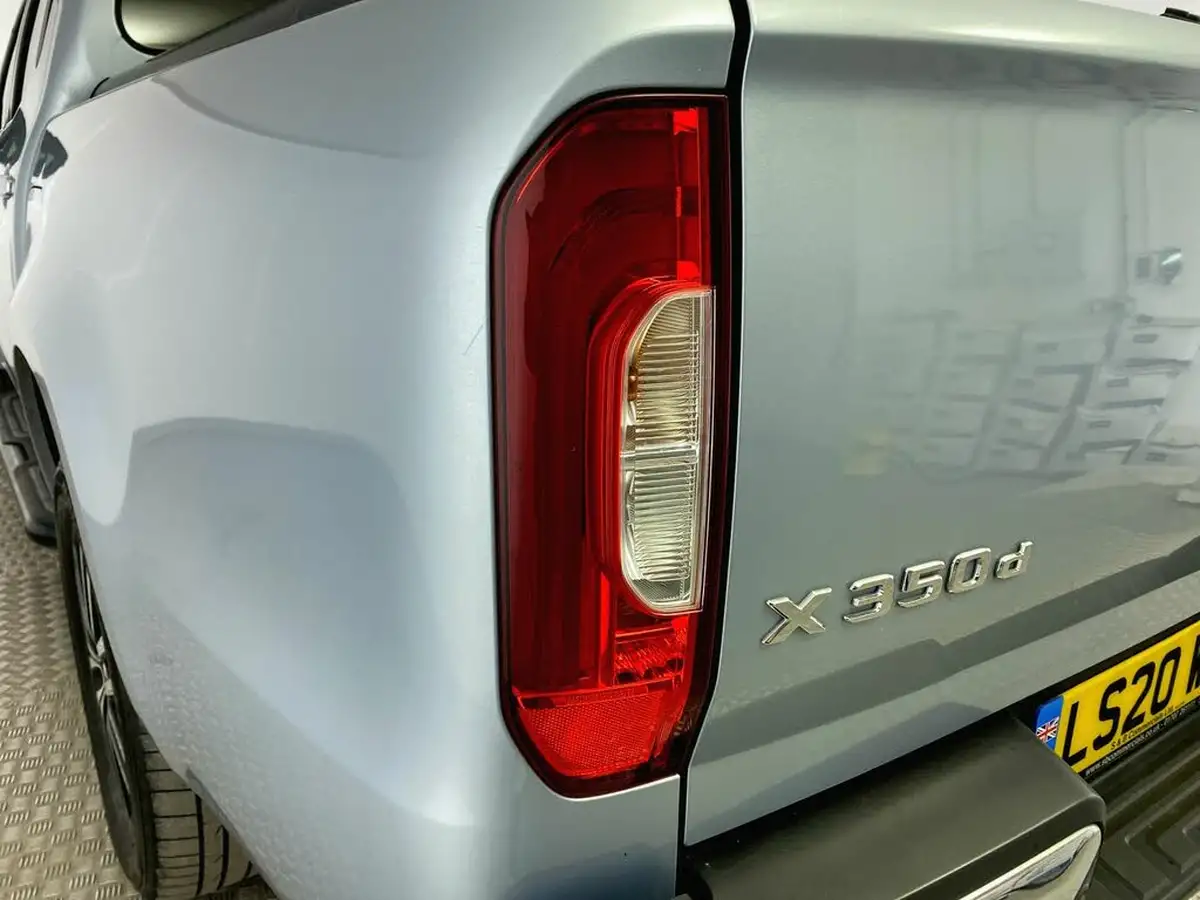 2020-mercedes-benz-x-class-30td-350-power-big-36