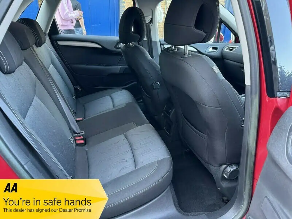 2013-citroen-c4-16-vtr-auto-big-12