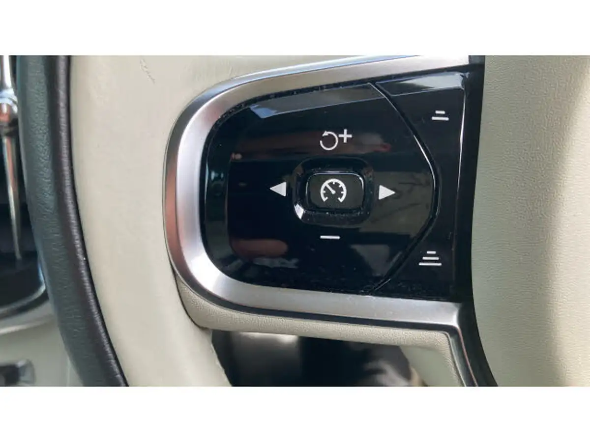 2019-volvo-s90-20td-d4-momentum-plus-big-23
