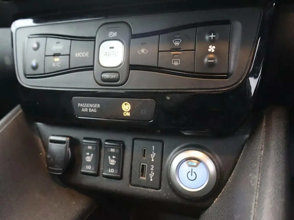 2021-nissan-leaf-e-e-tekna-big-16