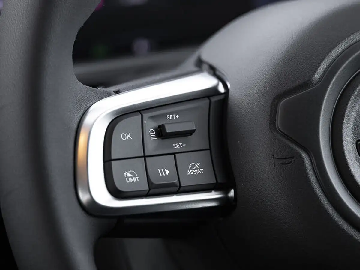 2025-jeep-avenger-12-gse-summit-big-7