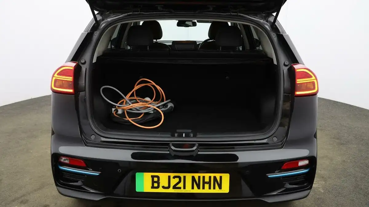 2021-kia-e-niro-ev-3-big-16
