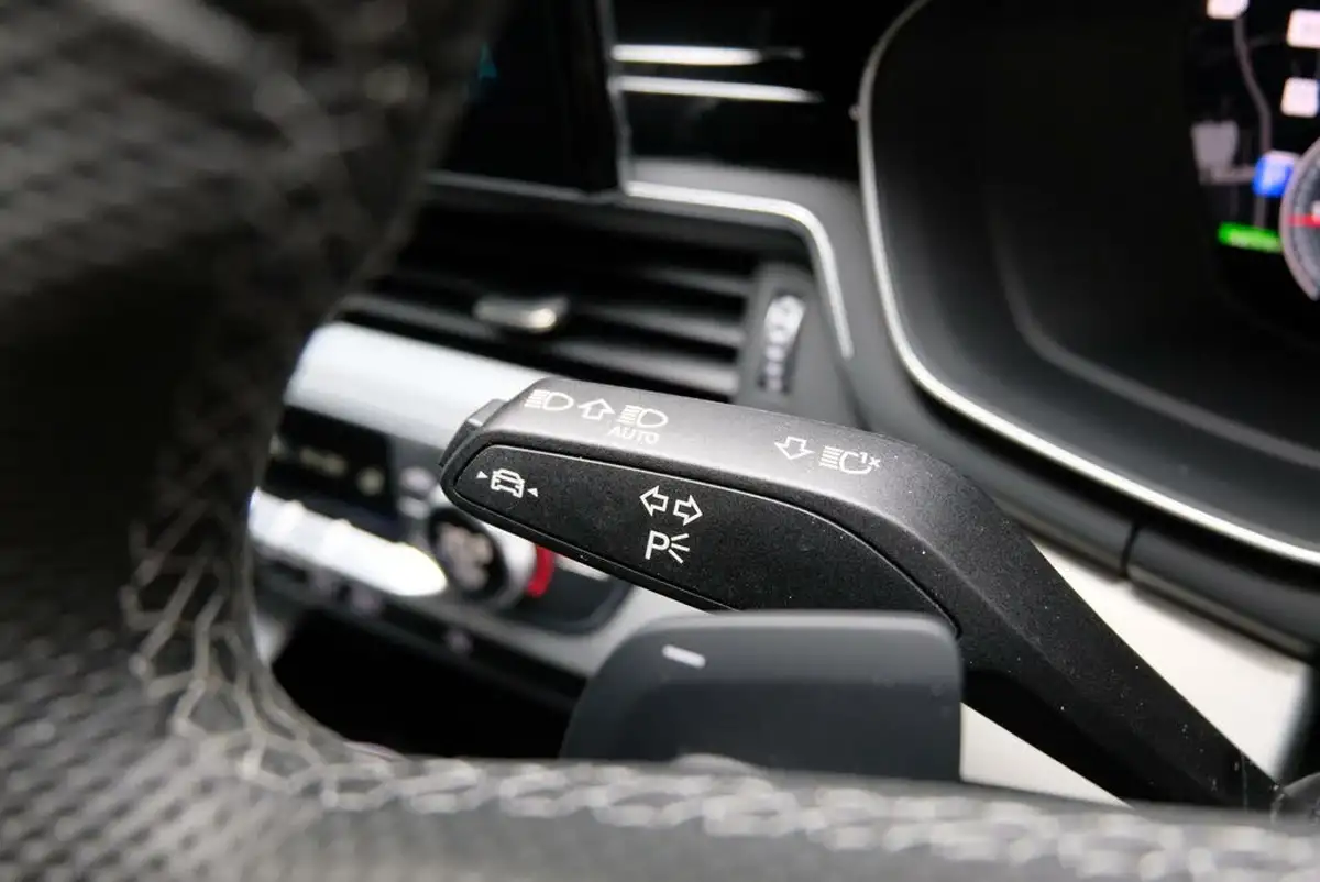 2024-audi-a4-avant-20-35-tfsi-s-line-big-17