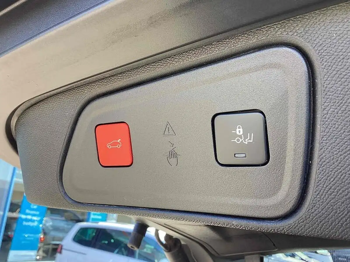 2020-peugeot-3008-suv-12-puretech-gt-line-eat8-big-23