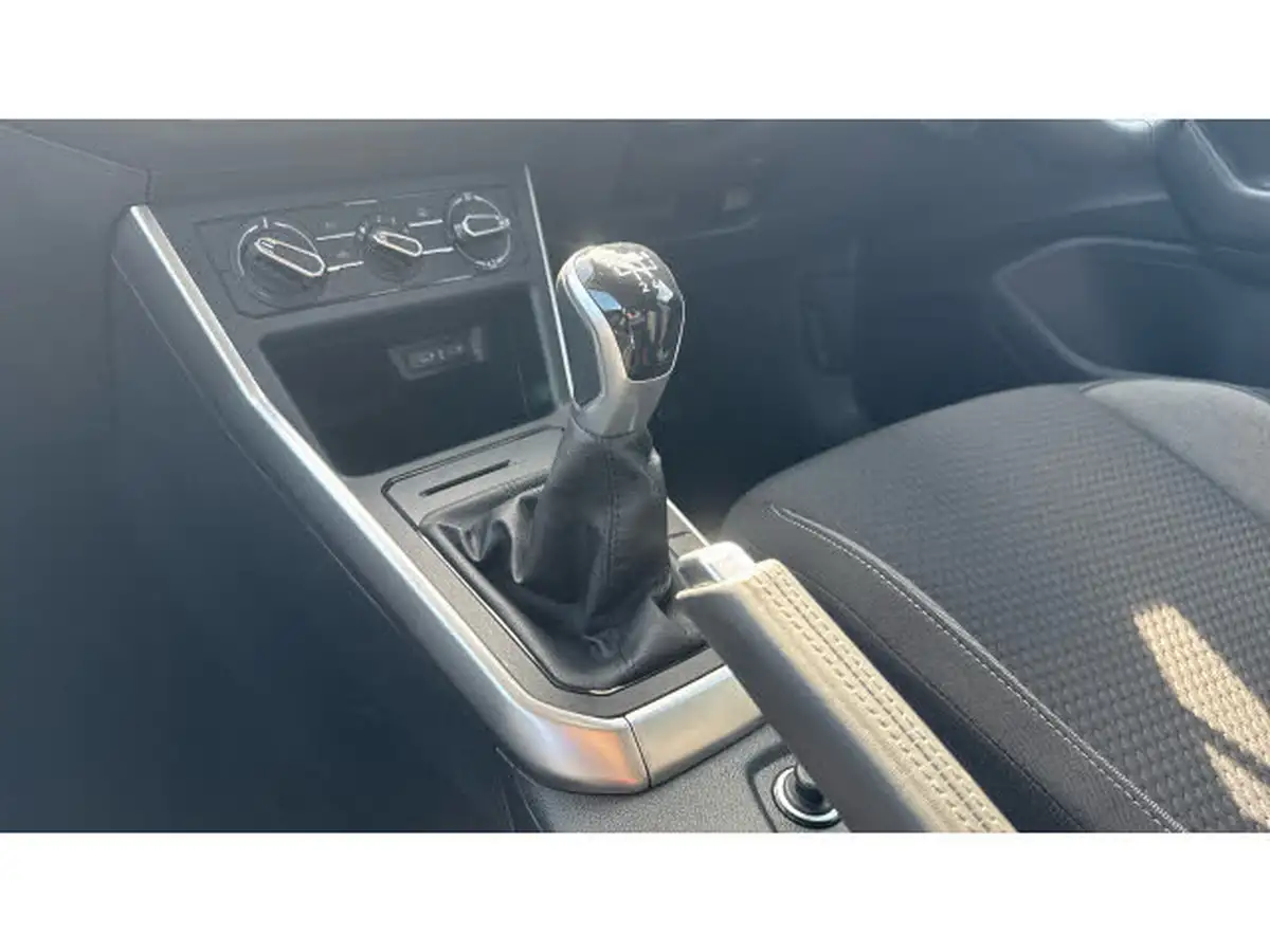 2024-volkswagen-polo-10-tsi-match-big-12