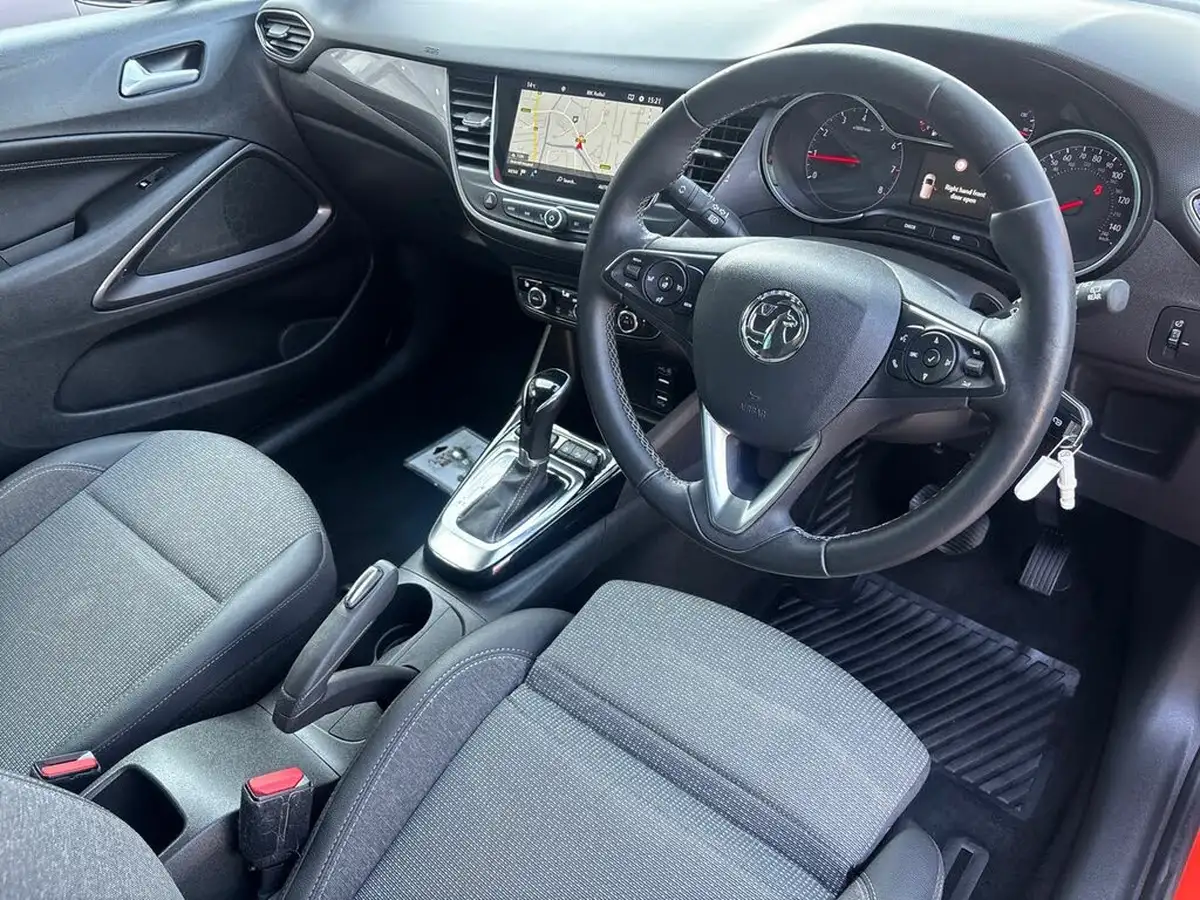 2022-vauxhall-crossland-15-elite-edition-120ps-auto-big-4