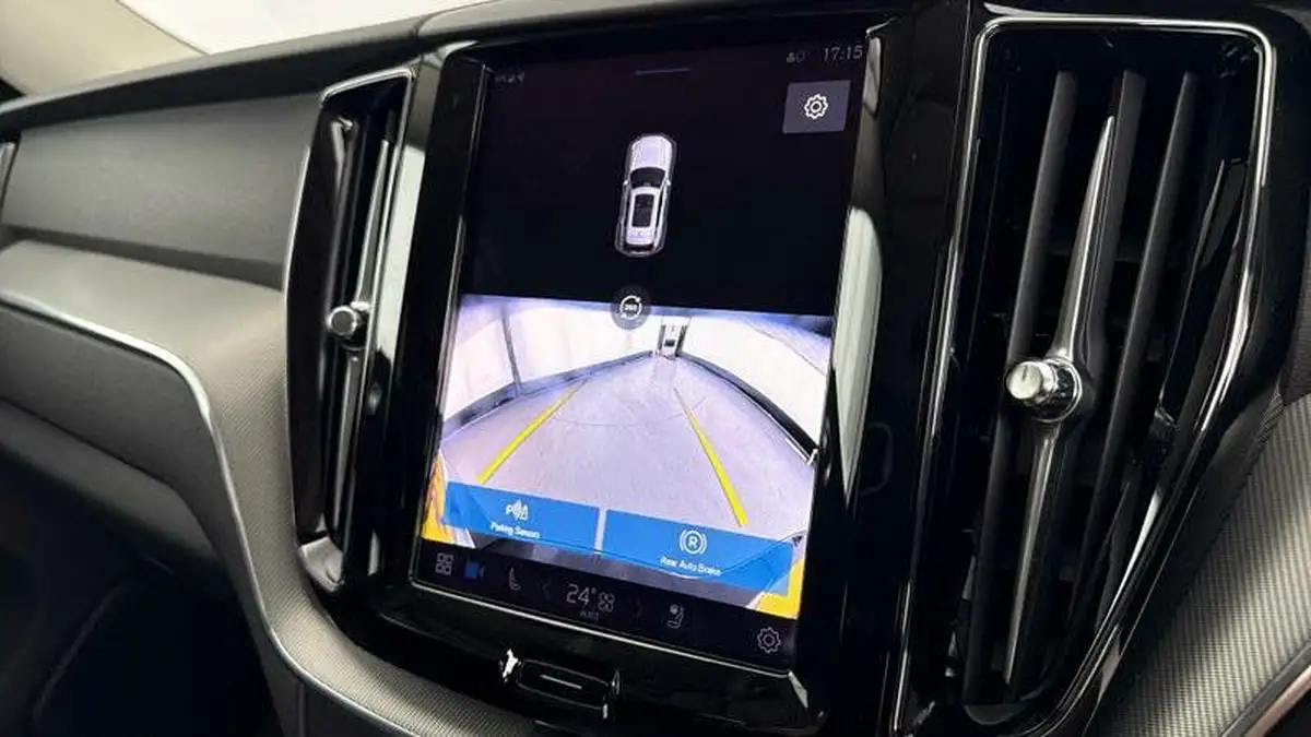 2024-volvo-xc60-20-b5-plus-big-14