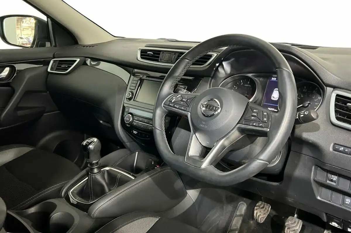 2021-nissan-qashqai-13-dig-t-acenta-premium-140ps-big-6