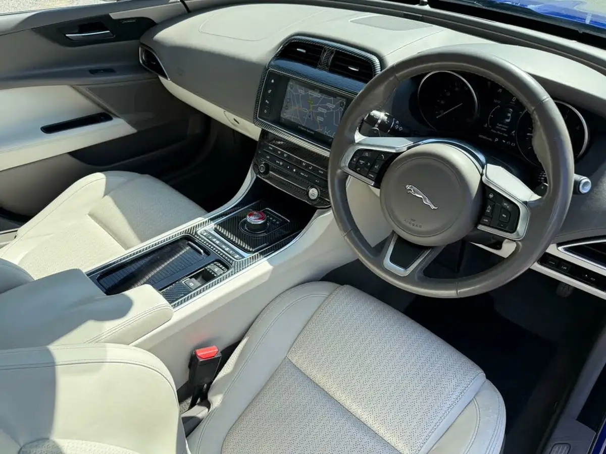 2017-jaguar-xe-20d-portfolio-180ps-ss-1999cc-auto-big-10
