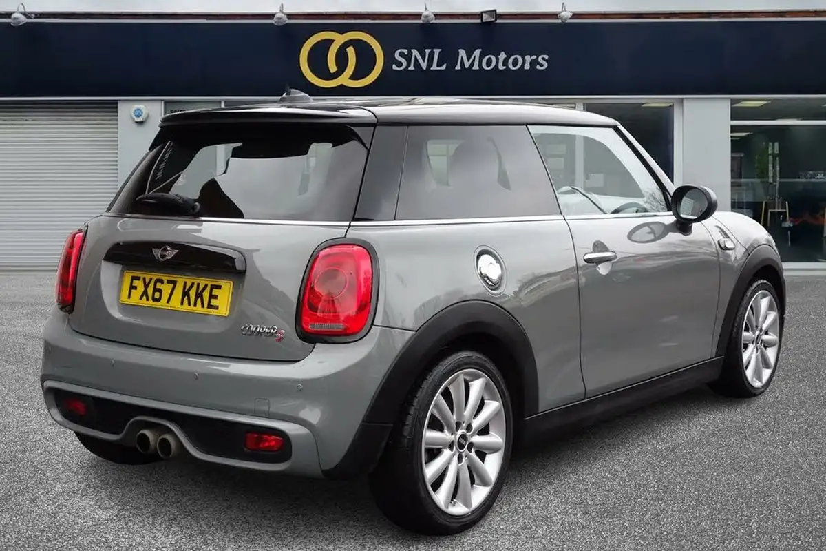 2017-mini-cooper-20-cooper-s-ss-hatchback-3d-sport-auto-big-5