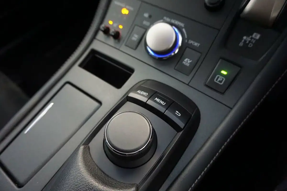 2016-lexus-ct-200h-18-sport-big-34