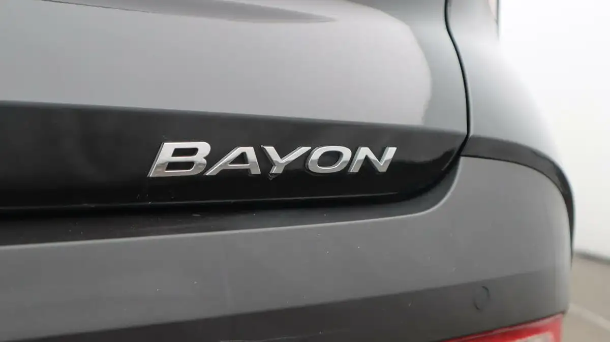 2023-hyundai-bayon-10-t-gdi-se-connect-dct-big-21