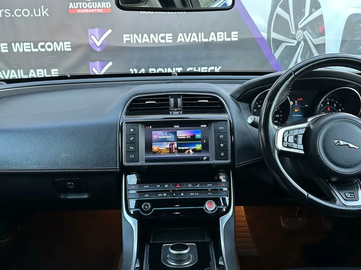 2018-jaguar-xe-20i-r-sport-249ps-1998cc-big-27