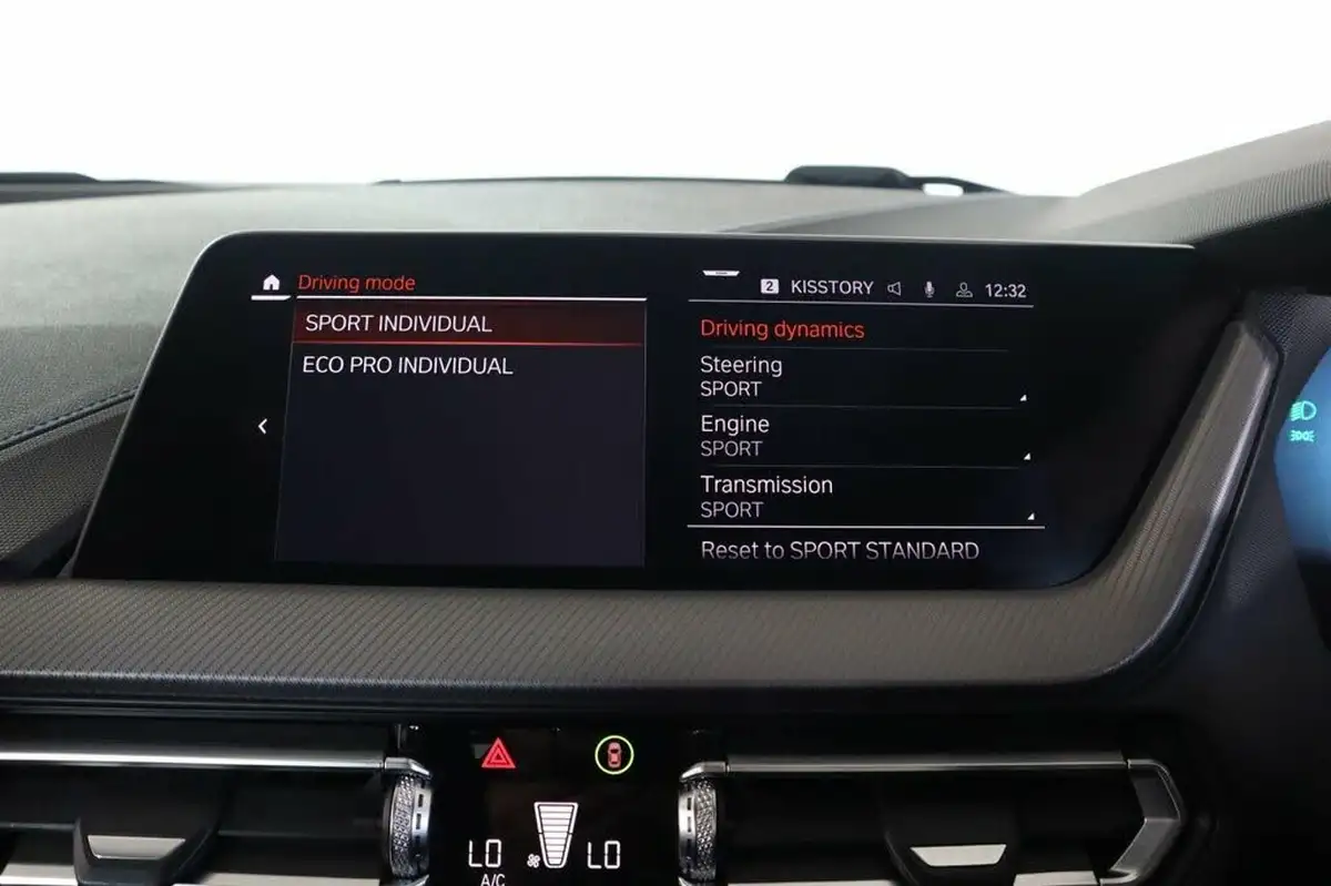 2021-bmw-1-series-20-m135i-xdrive-big-40