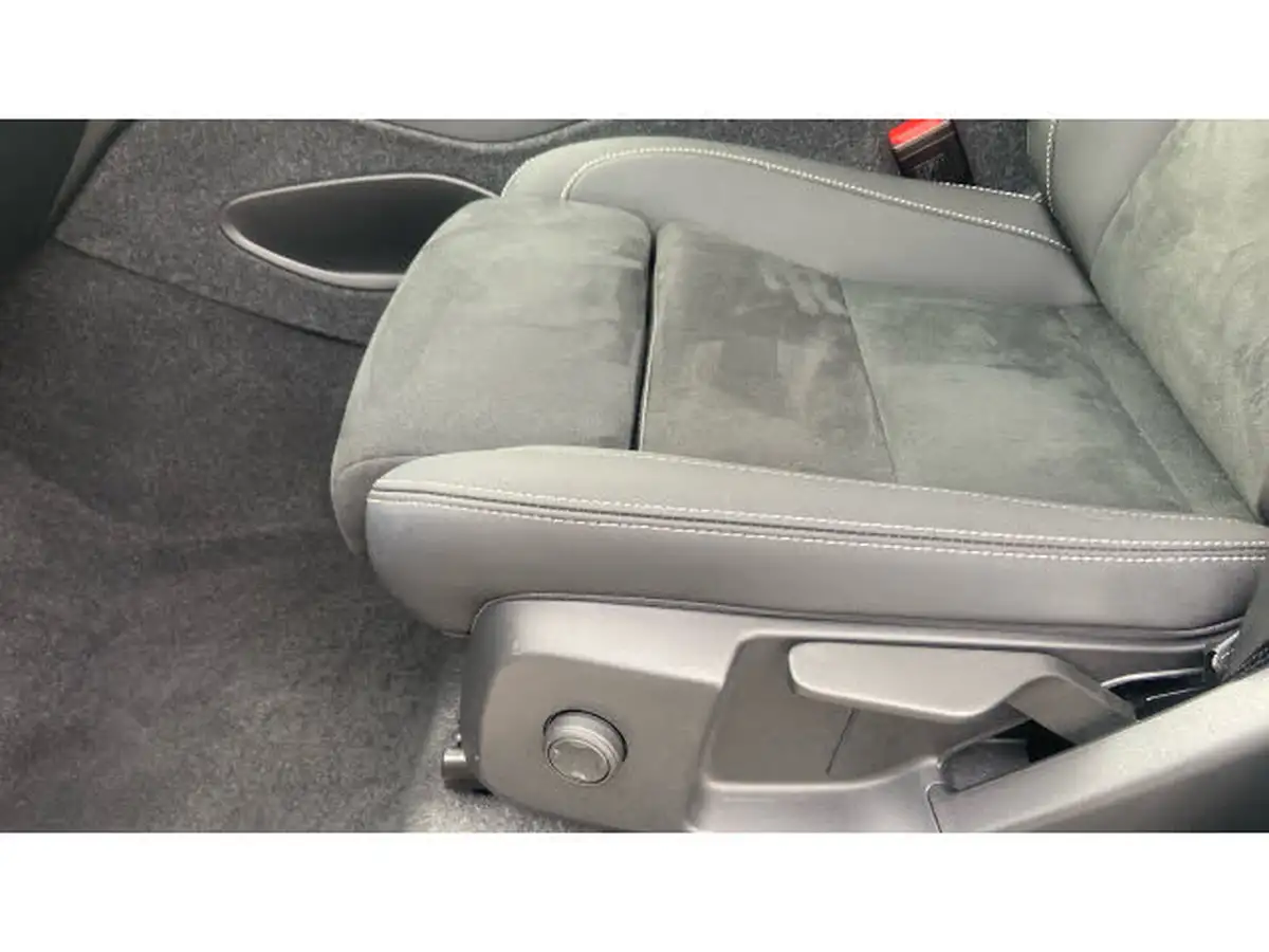 2024-volvo-xc40-20-b3-plus-big-23