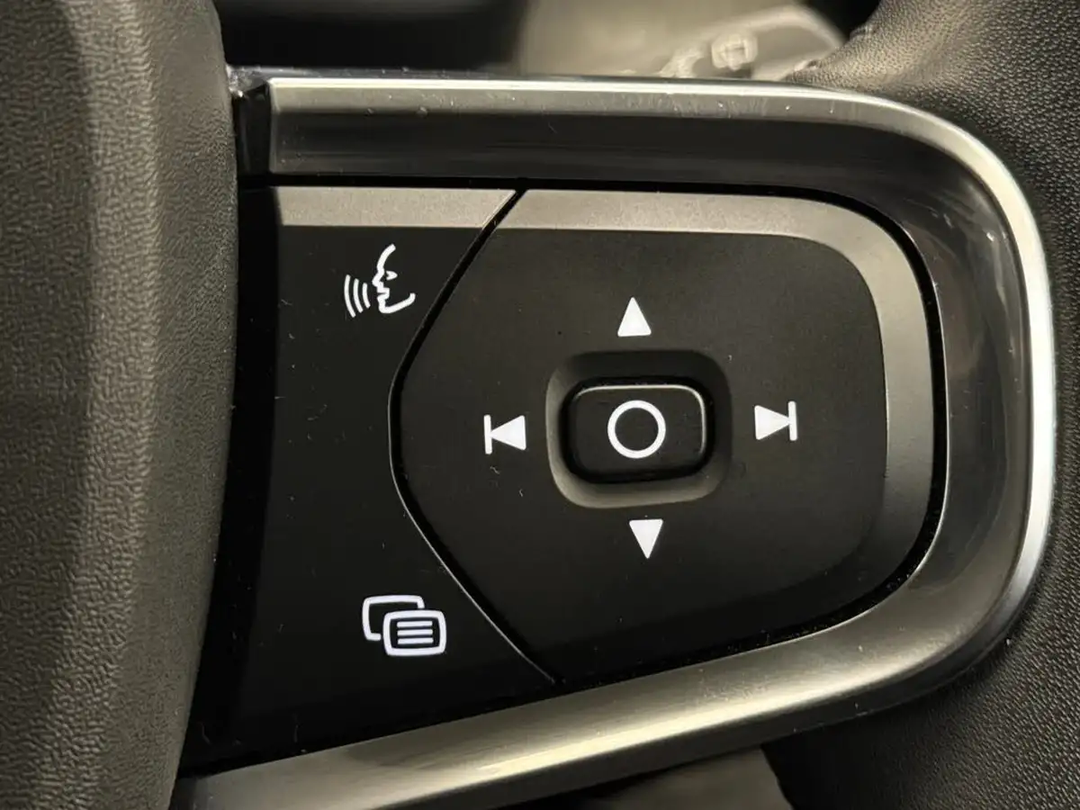 2021-volvo-xc40-15-t3-inscription-pro-163bhp-geartronic-big-23