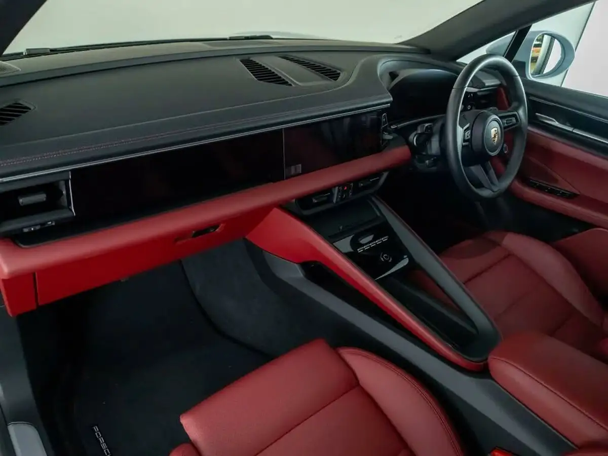 2024-porsche-macan-e-4-electric-big-32