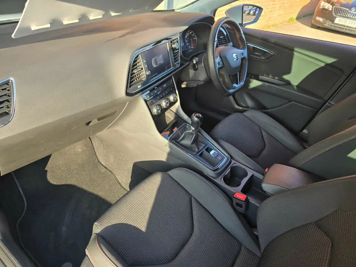 2019-seat-leon-15-tsi-evo-fr-black-edition-150ps-hatchback-big-15