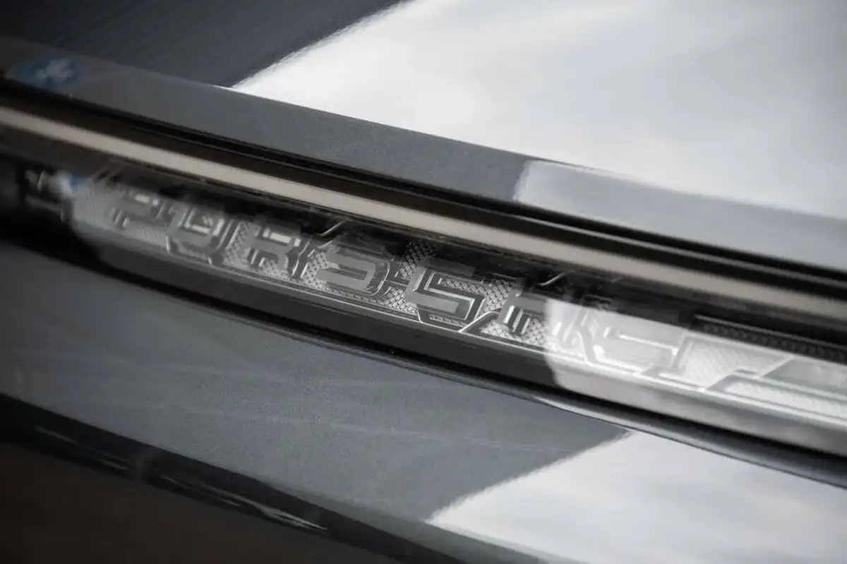 2024-porsche-taycan-e-turbo-sport-turismo-884ps-big-17
