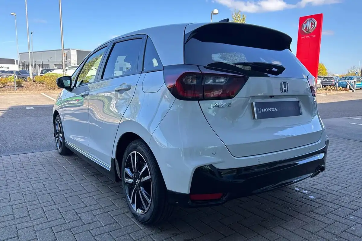 2024-honda-jazz-15-i-mmd-advance-sport-big-30
