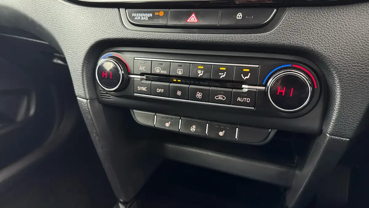 2022-kia-pro-ceed-15-t-gdi-gt-line-big-18