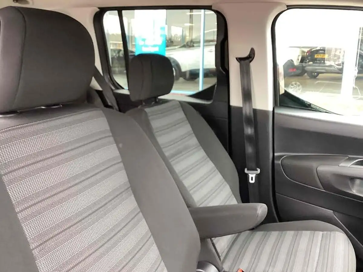2021-vauxhall-combo-life-15-se-100ps-big-22