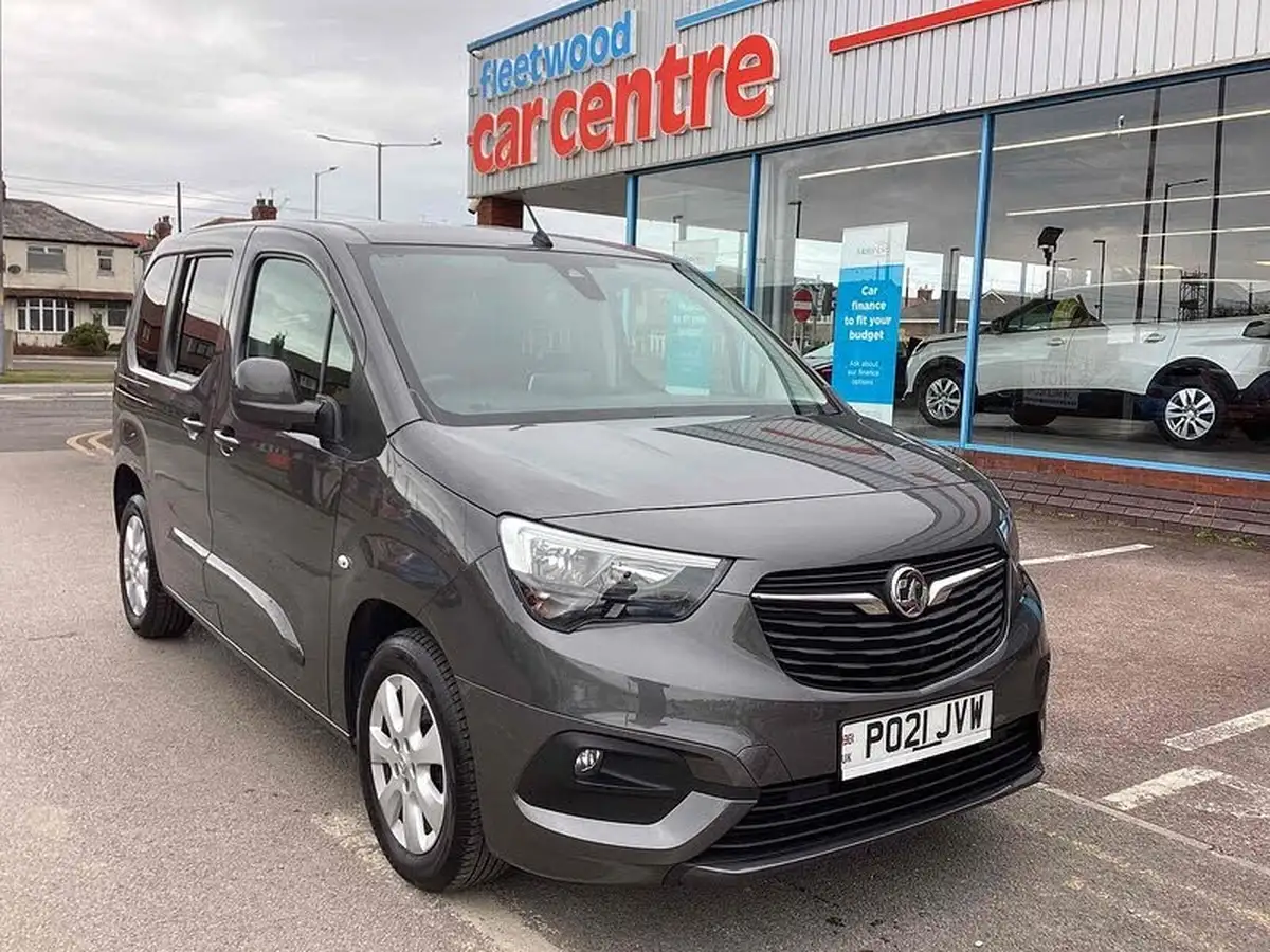 2021-vauxhall-combo-life-15-se-100ps-big-0