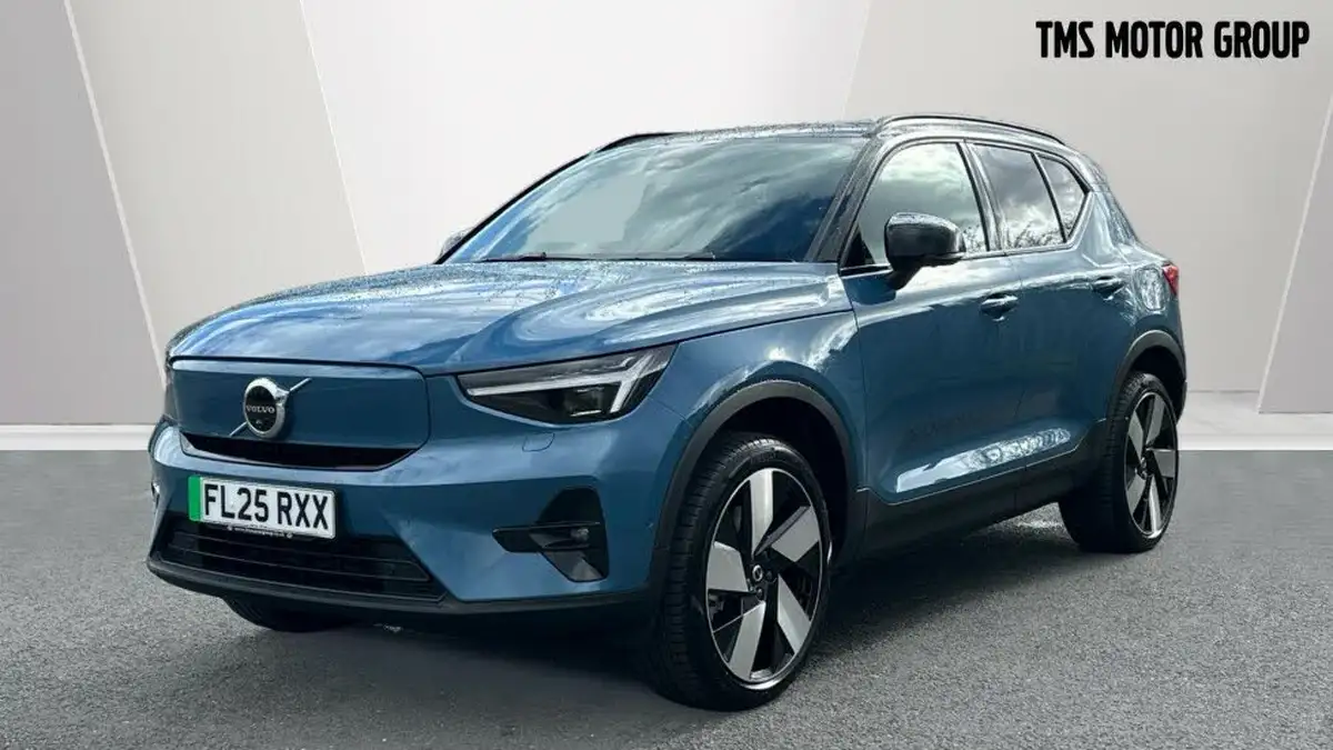2025-volvo-ex40-e-ultra-big-5