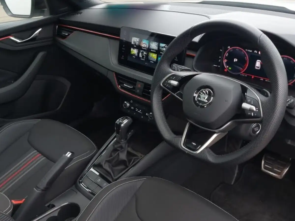 2024-skoda-kamiq-10-tsi-monte-carlo-116ps-dsg-big-11
