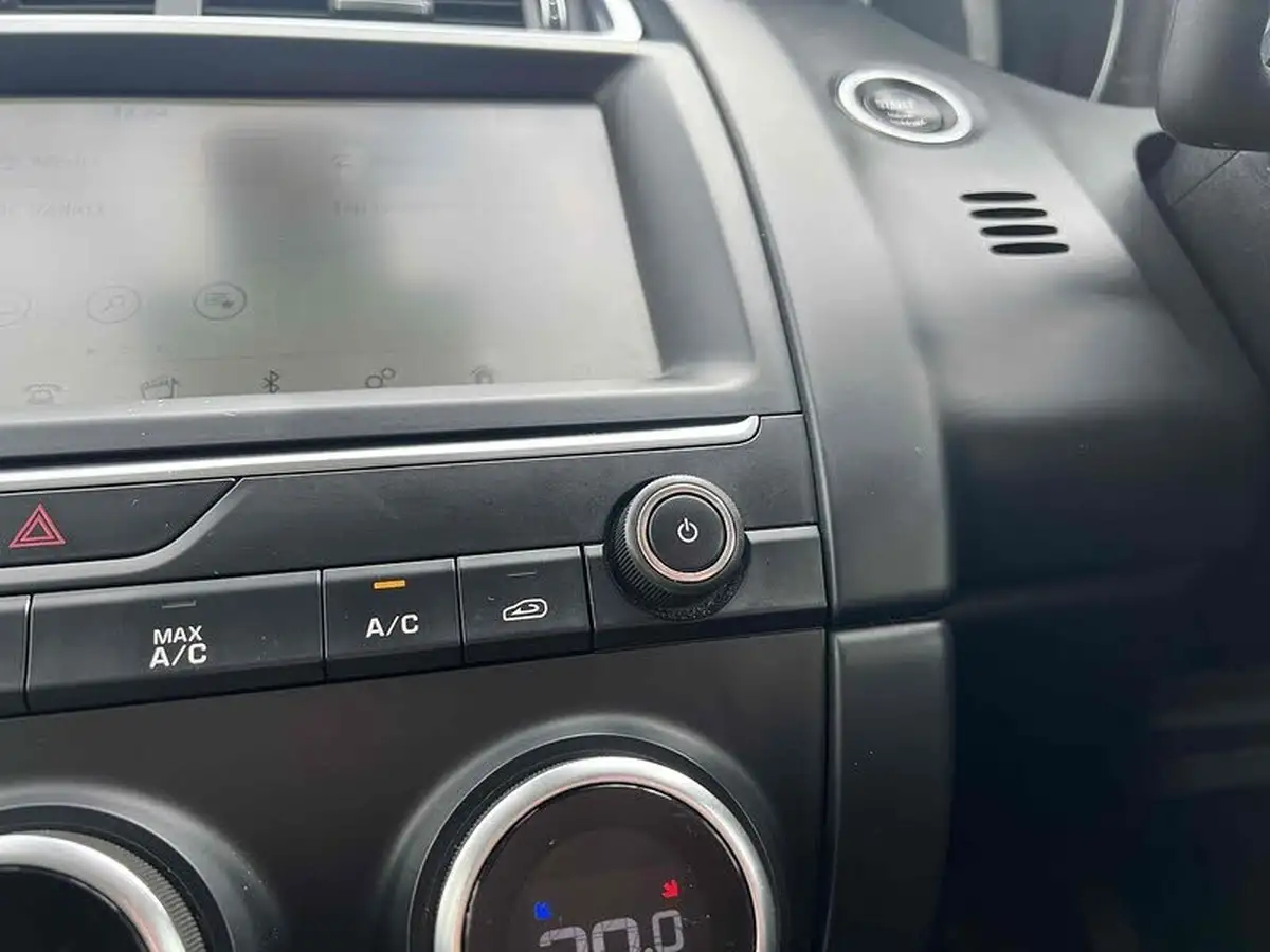 2018-jaguar-e-pace-20-i4-s-ss-big-56