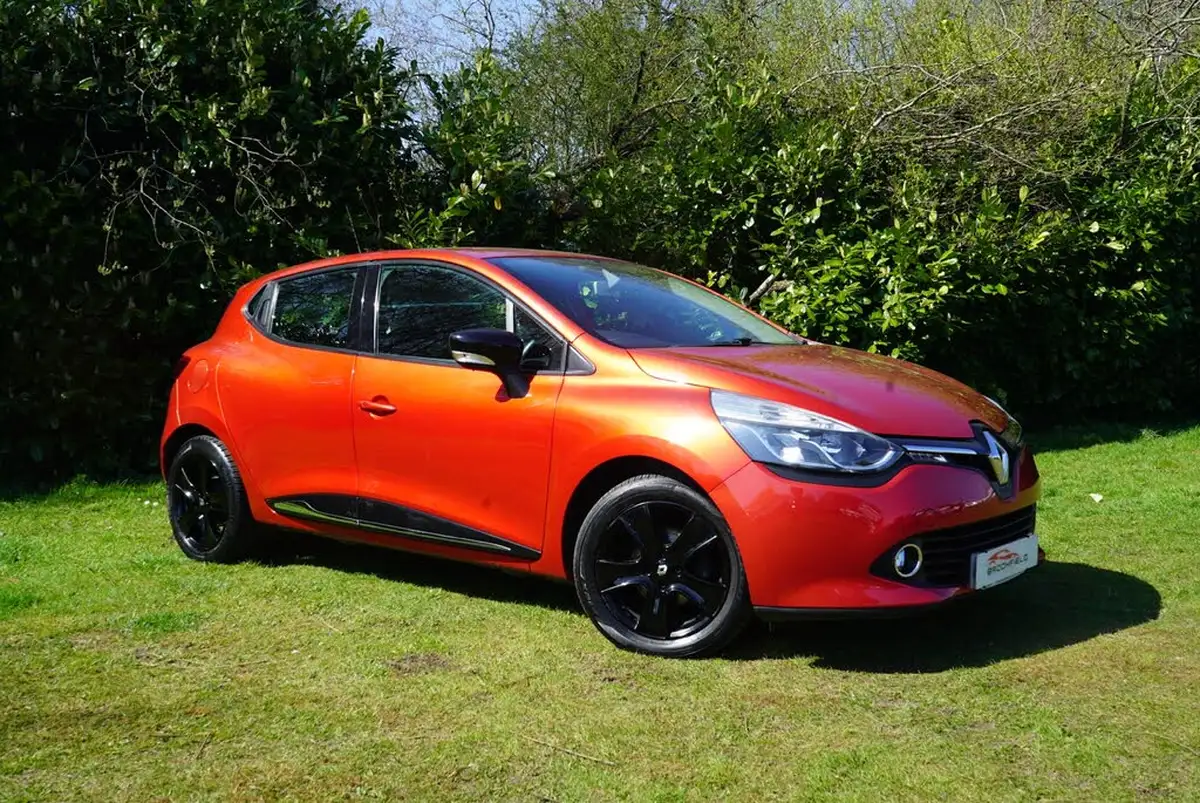 2015-renault-clio-12-dynamique-nav-big-28