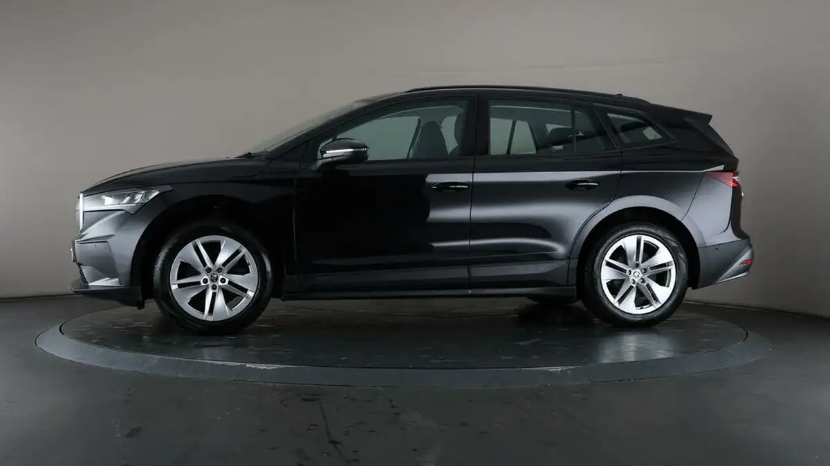 2022-skoda-enyaq-e-60-big-31