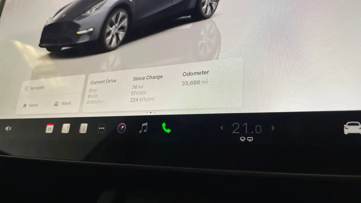 2022-tesla-model-y-e-long-range-big-12
