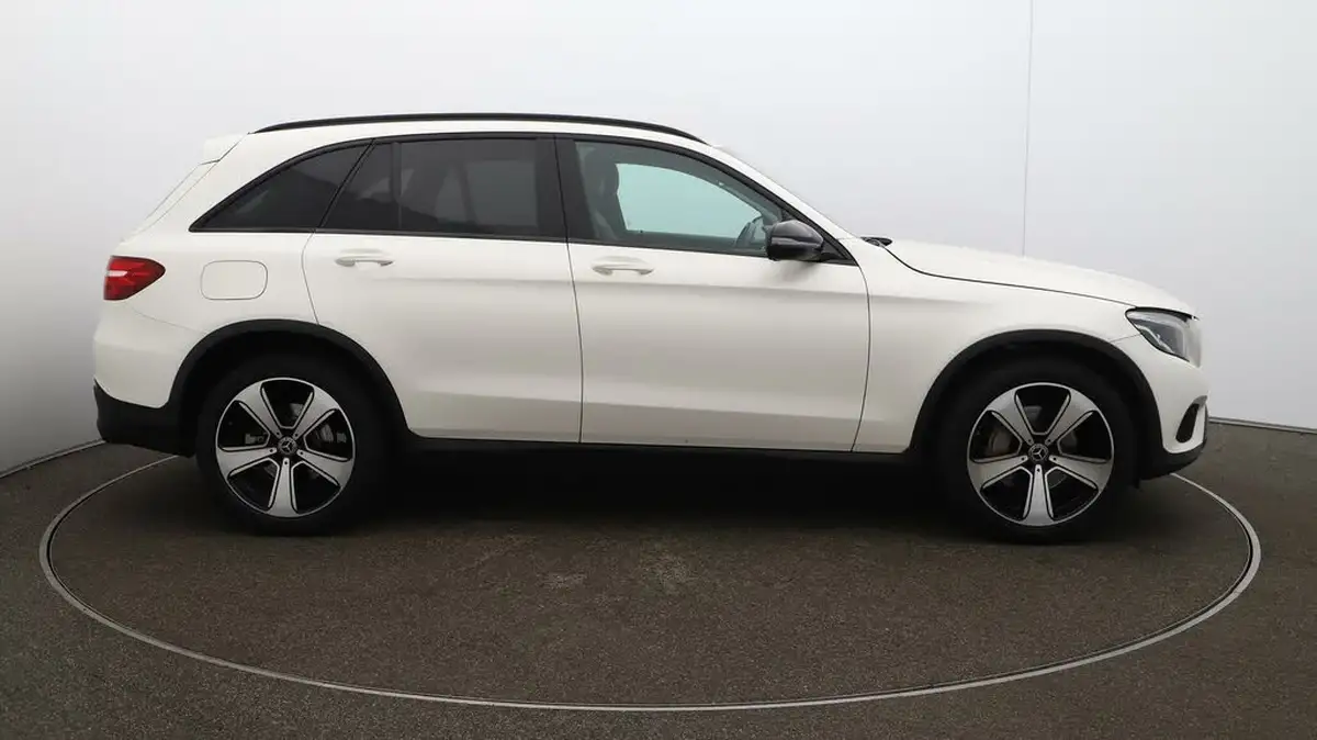 2019-mercedes-benz-glc-class-21d-glc220d-urban-edition-big-40