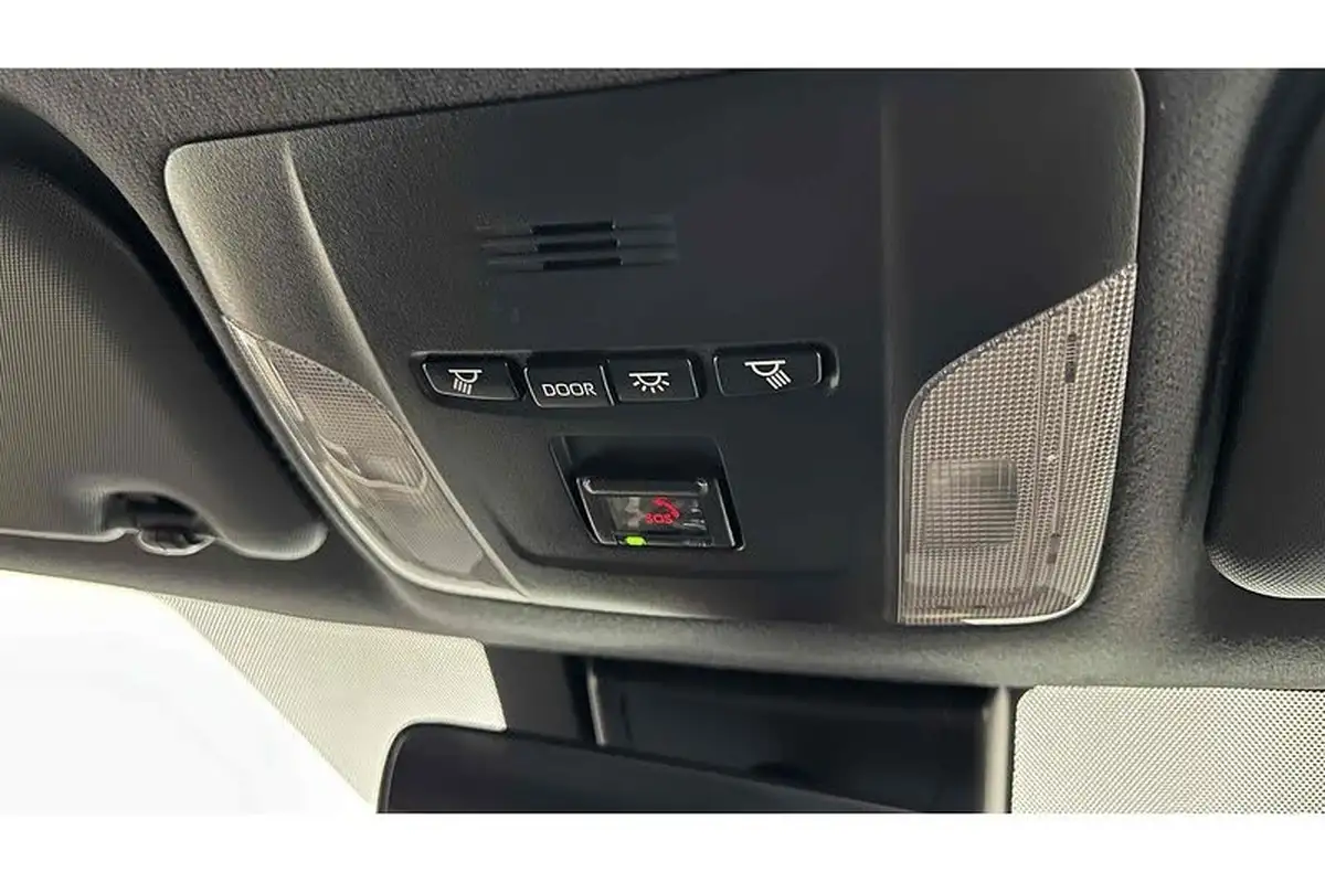 2021-toyota-corolla-18-vvt-i-design-trk-touring-sports-5d-big-31