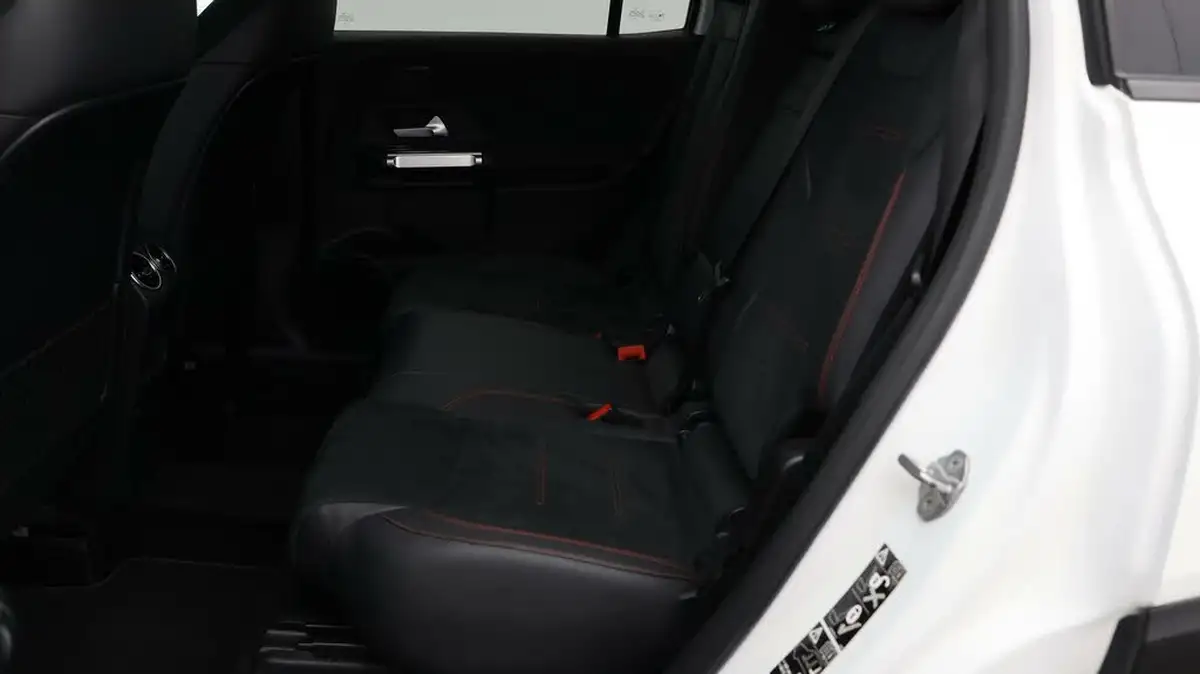 2020-mercedes-benz-glb-class-20d-glb220d-amg-line-premium-5-big-15