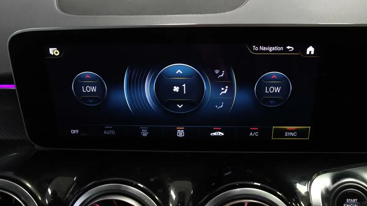 2020-mercedes-benz-glb-class-20d-glb220d-amg-line-premium-5-big-11