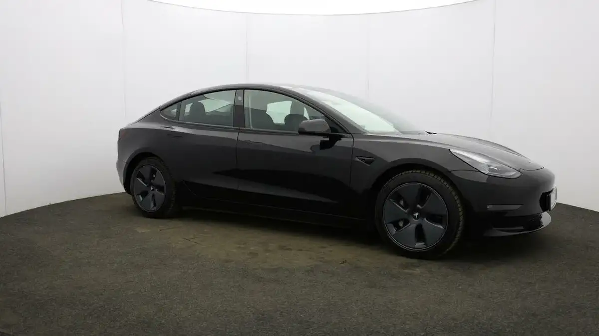 2020-tesla-model-3-e-long-range-big-41