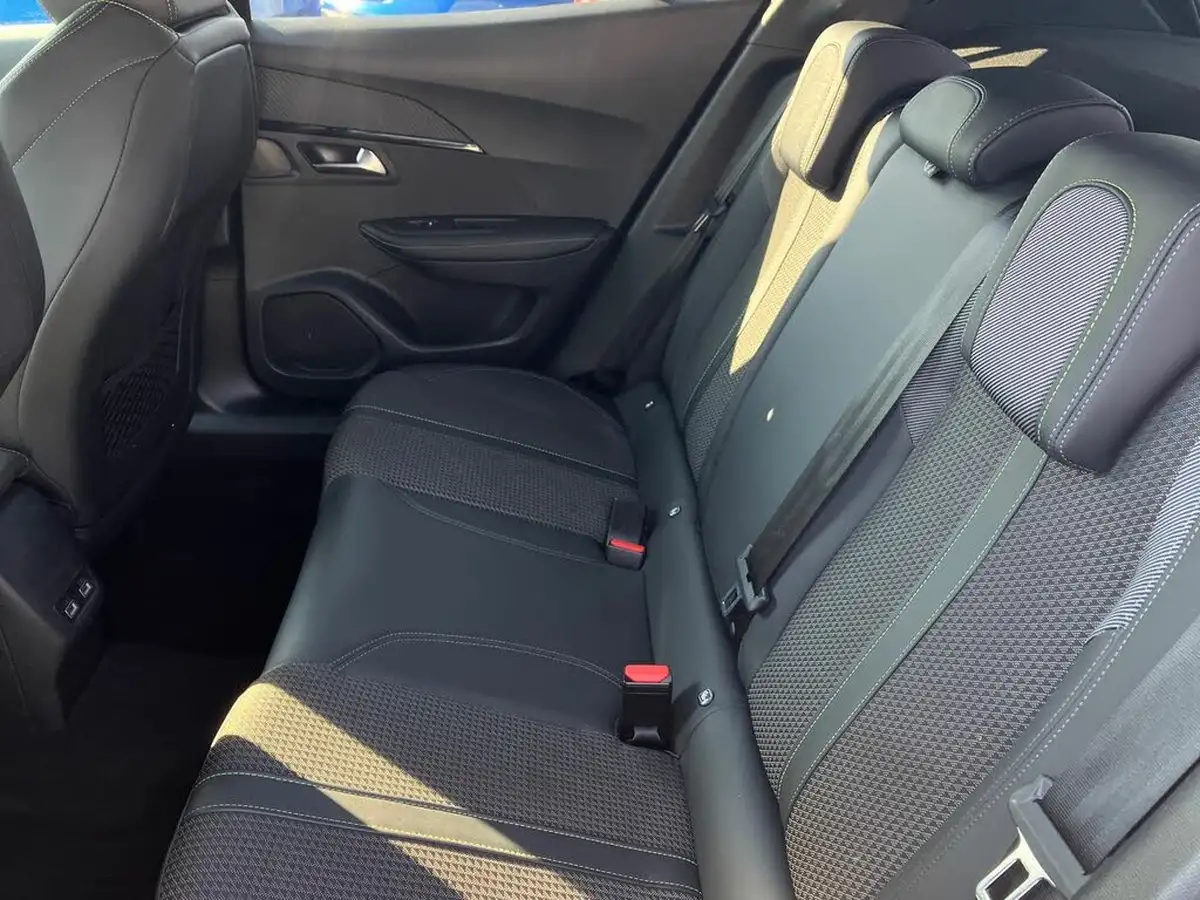 2022-peugeot-2008-suv-12-puretech-gt-big-20