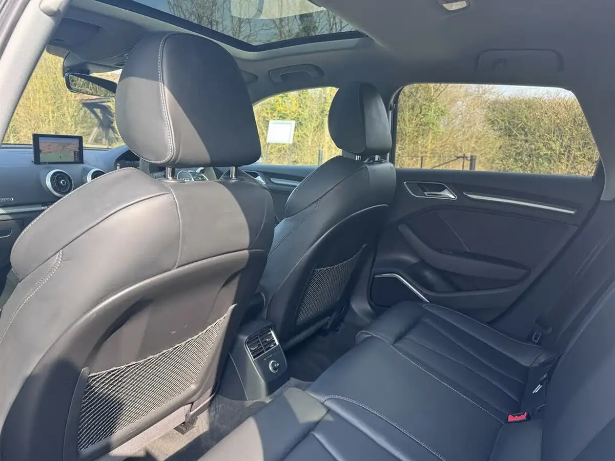 2019-audi-rs3-25-tfsi-sportback-5d-big-17