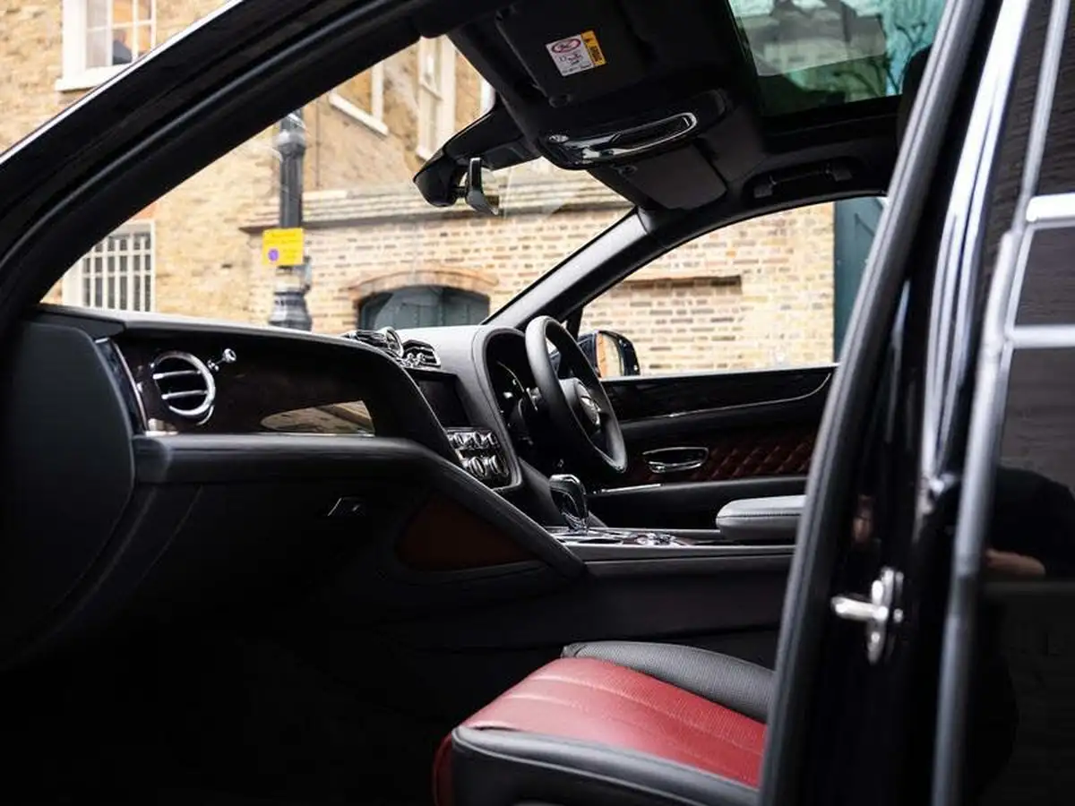 2022-bentley-bentayga-40-v8-big-8