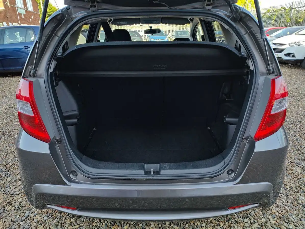 2014-honda-jazz-14-es-plus-big-6