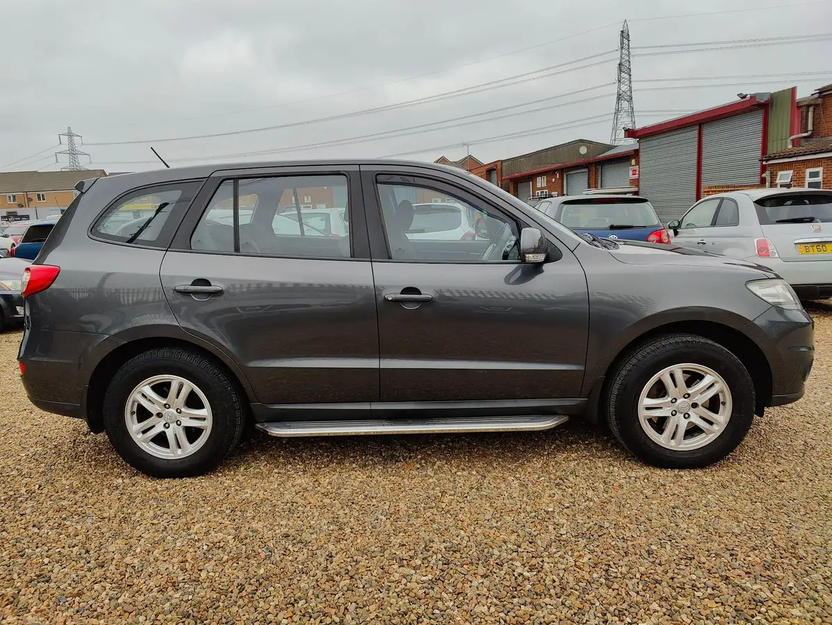 2010-hyundai-santa-fe-22td-style-7st-auto-big-3
