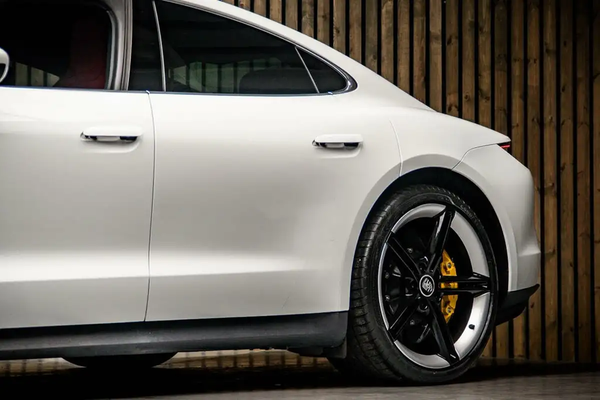 2021-porsche-taycan-e-4s-530ps-big-14