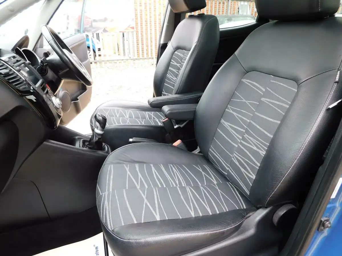2014-kia-venga-16-3-sat-nav-isg-big-15