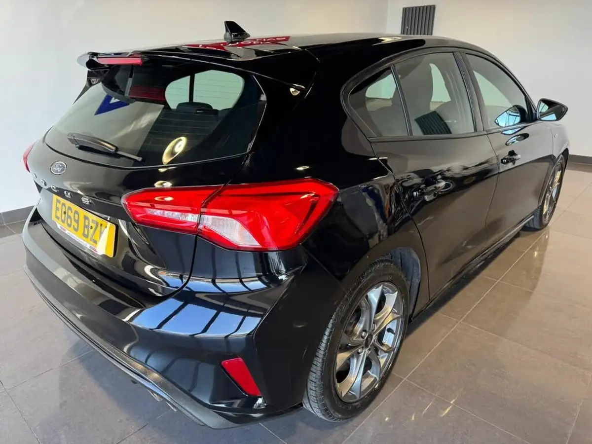 2019-ford-focus-15t-st-line-hatchback-big-5