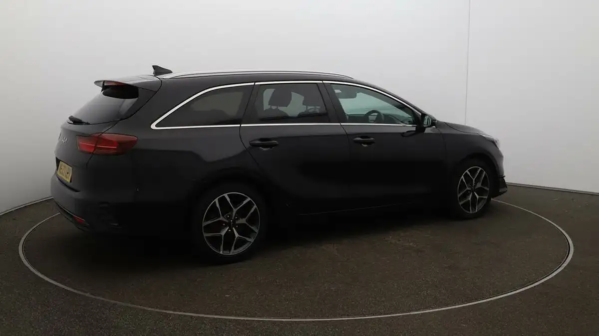 2022-kia-ceed-15-t-gdi-3-sportswagon-big-42