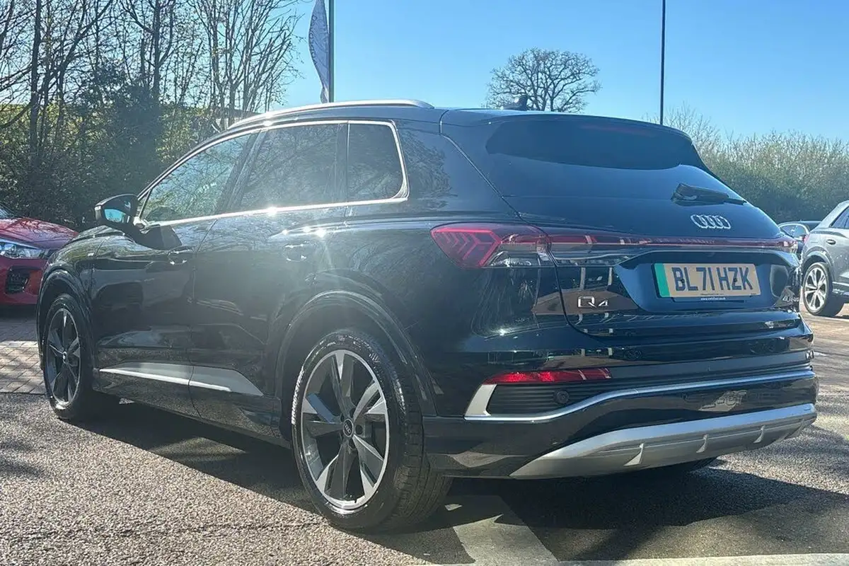 2022-audi-q4-e-tron-40e-s-line-station-wagon-big-7